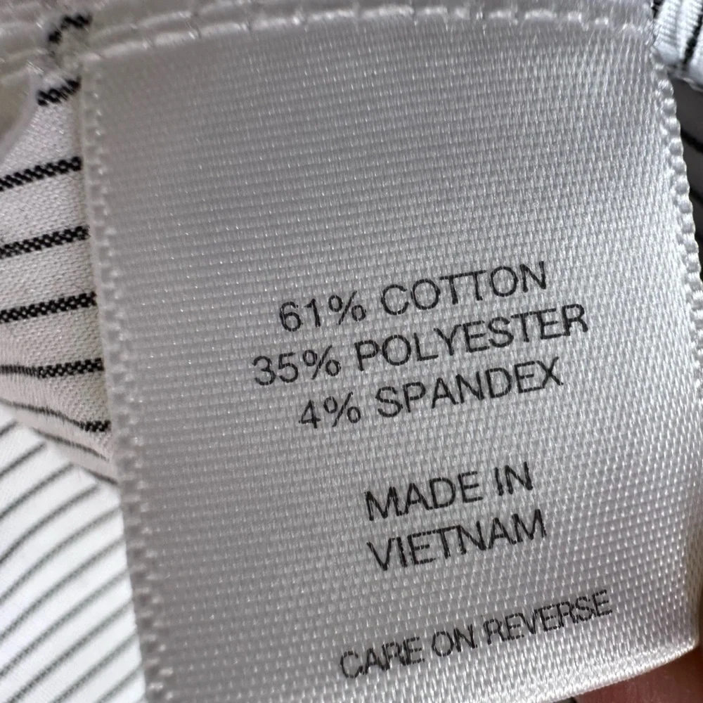 🛍️New York & company White with black striped sleeveless button down shirt. - Picture 6 of 7